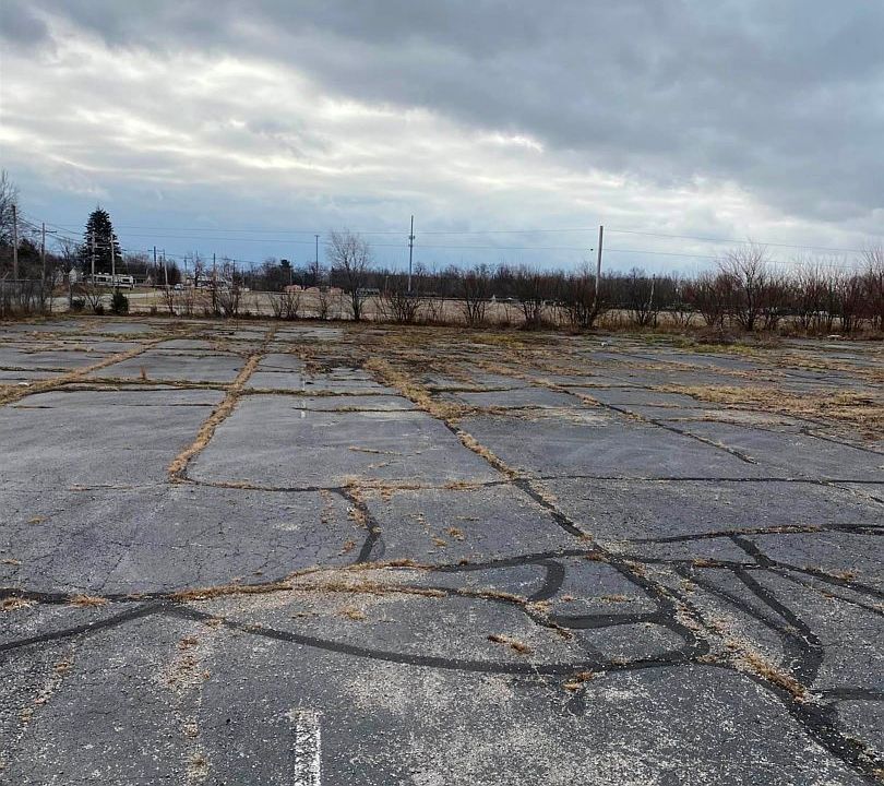 2nd image of 3224 S Meeker Ave