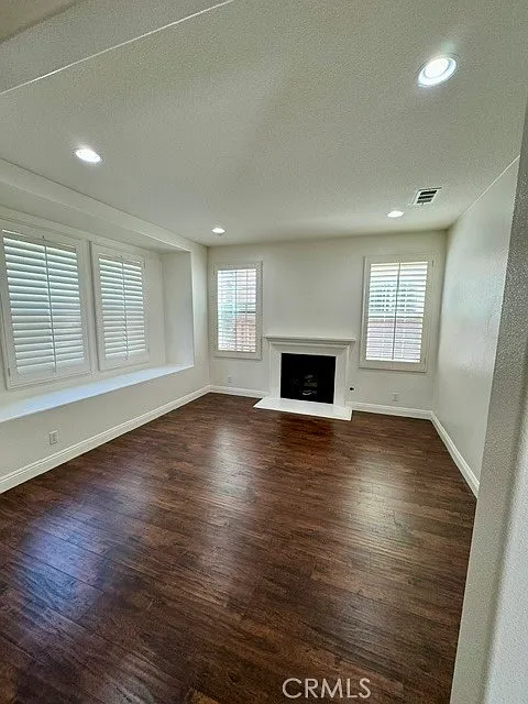 4 bed, 2.5 bath, 2200 sqft, $5,395 — Photo 3