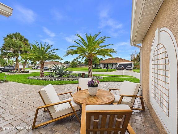 5th image of 1122 Egret Lake Way