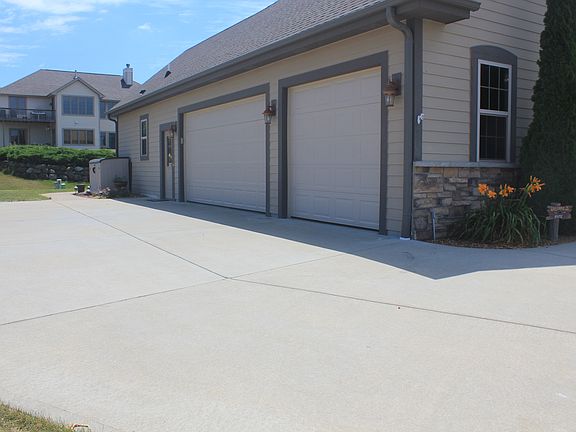3.5 Car Garage