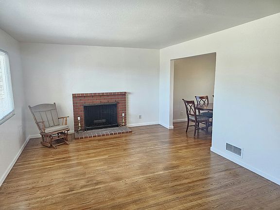 3rd image of 3152 Huntington Ct