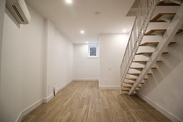 Rented by Hagstrom Management Inc | media 25