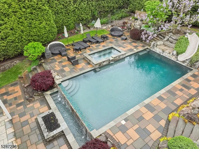 14 Michelle Ln — Photo 34