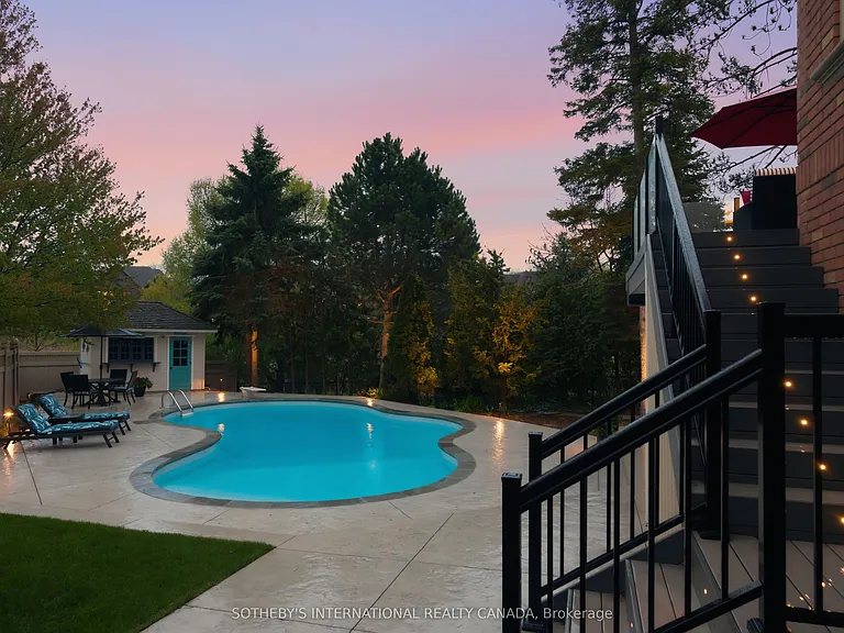 2432 Upper Valley Cres — Photo 41