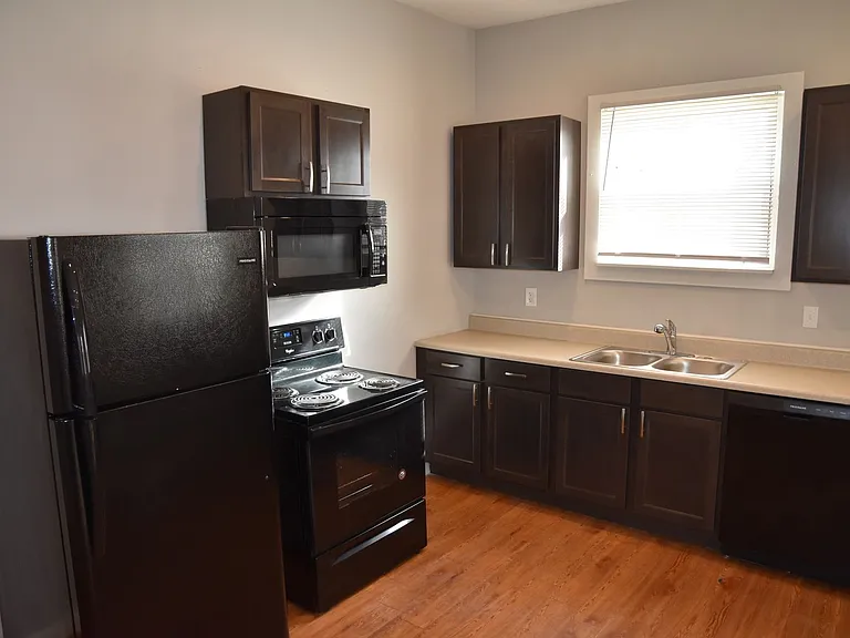 350-352 E Hinman Ave — Photo 3