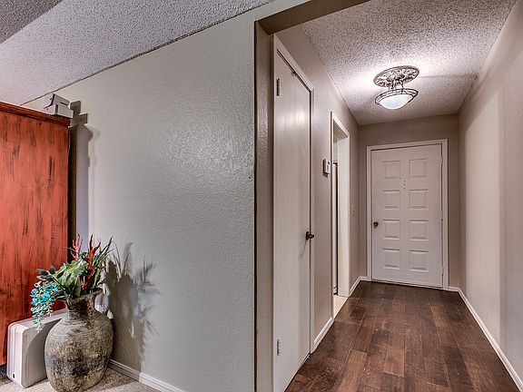 4th image of 12305 Whispering Hollow Dr