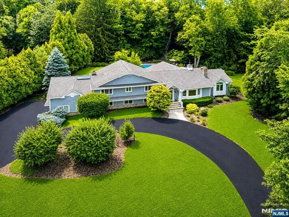 9 Pinehill Drive, Upper Saddle River, NJ 07458