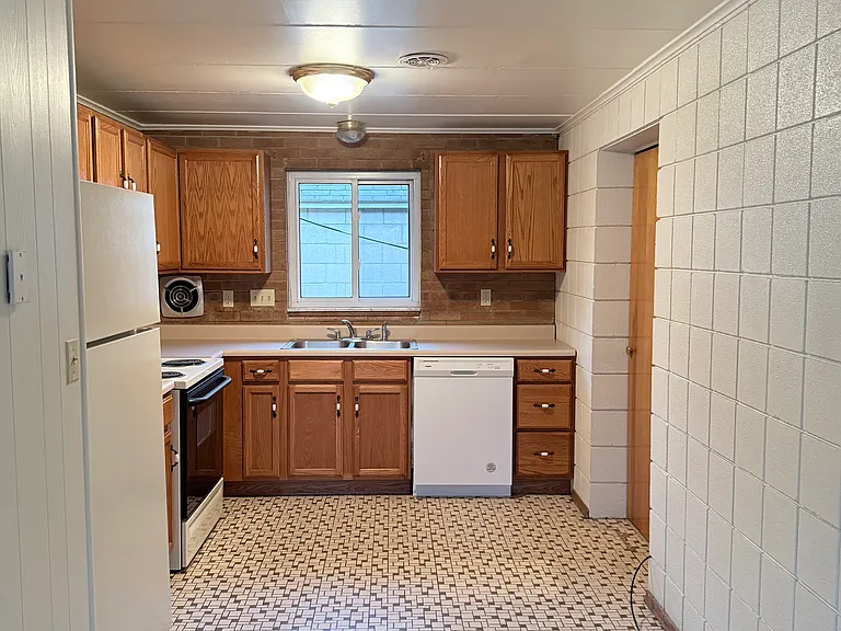 437 College Ave #3 — Photo 3