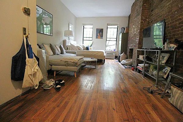1st image of 304 E 89th St #A1
