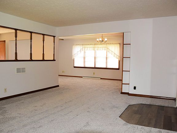 4th image of 1069 14th Ave