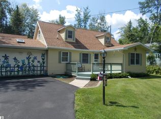 7593 Hillsdale Dr, Hale, MI 48739