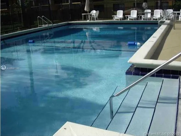 5759 Washington St APT B3, Hollywood, FL 33023