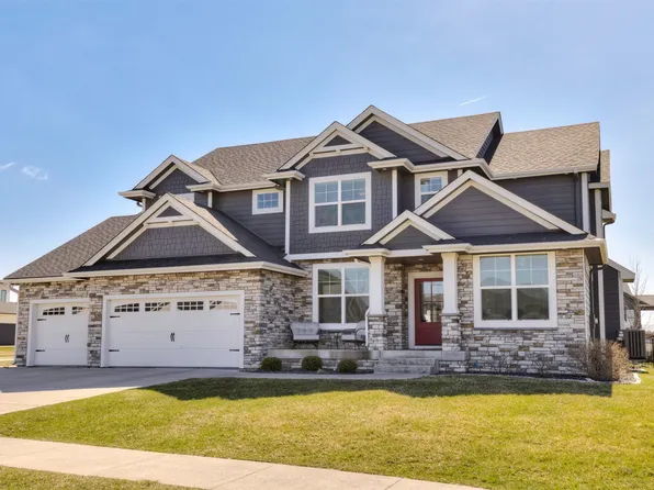 17454 Aurora Dr, Clive, IA 50325