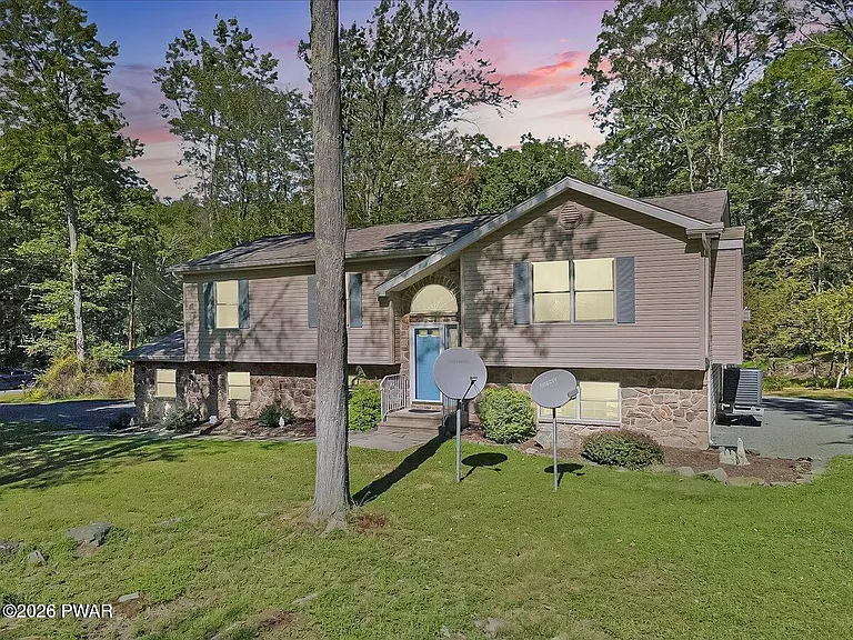801 Sun Valley Ct — Photo 2