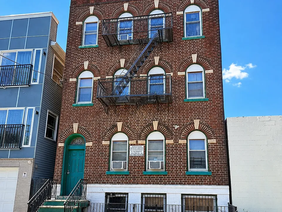 265 Sherman Ave #2F