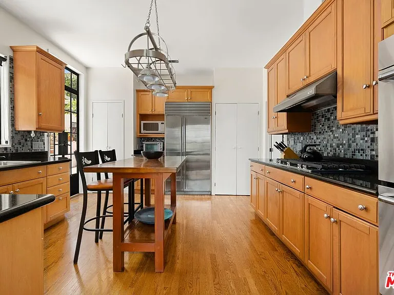 333 Dalehurst Ave — Photo 6