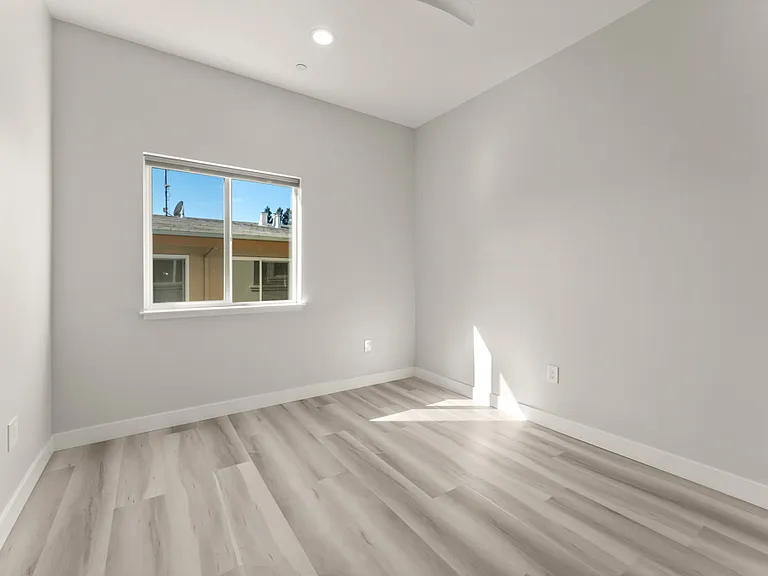 39 Lester Ave #1 — Photo 26
