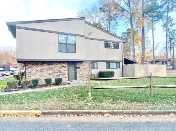 1068 Willow Green Dr, Newport News, VA 23602