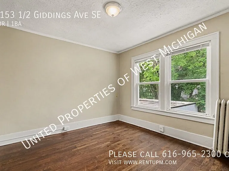 1153 1/2 Giddings Ave SE — Photo 9