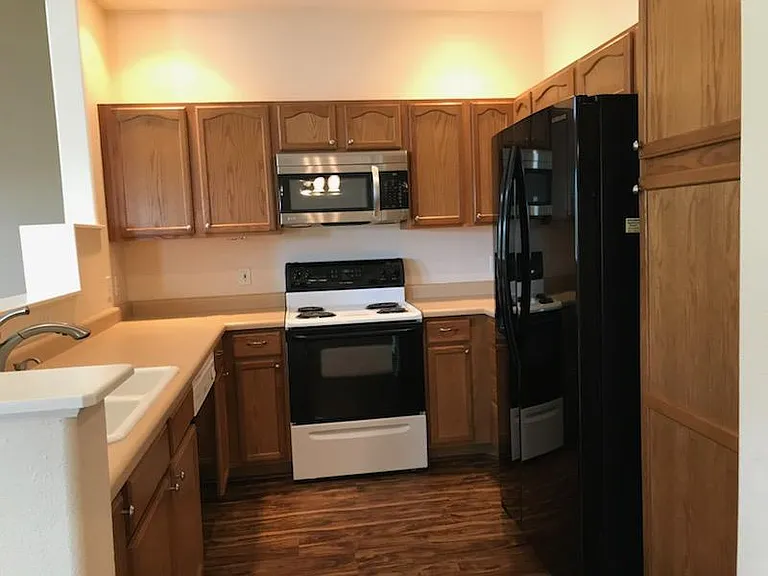 2485 Fountainhead Blvd #G-10 — Photo 3