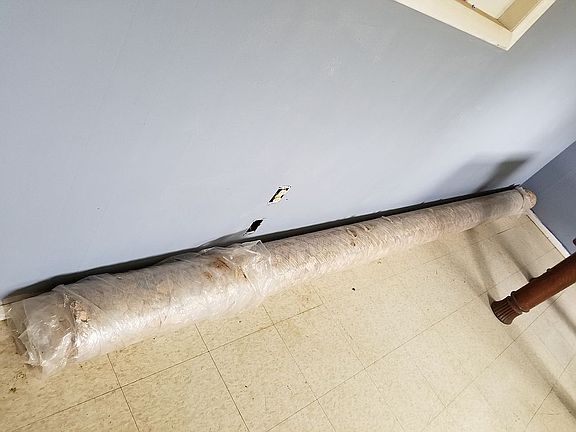 New roll of vinyl, Kitchen