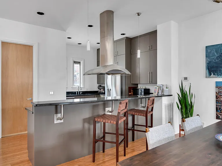 334 Van Buren St — Photo 14