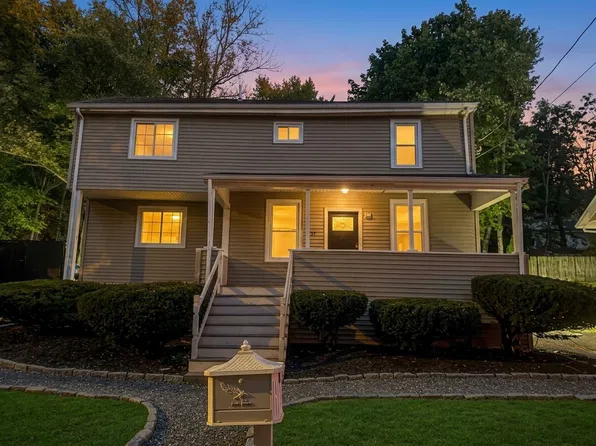 31 Walden Pond Ave, Saugus, MA 01906