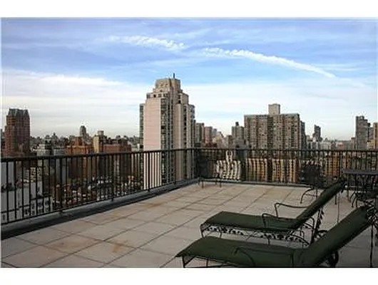 Sold by Douglas Elliman | media 18