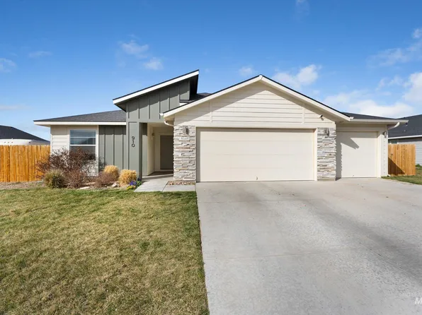 910 SW Miner St, Mountain Home, ID 83647