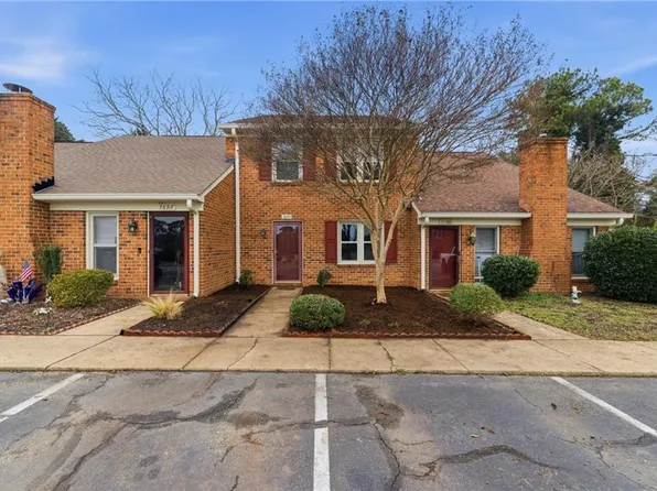 7699 The Points Pl #1002, Gloucester Point, VA 23062