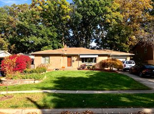 927 Raymond St, Ann Arbor, MI 48103