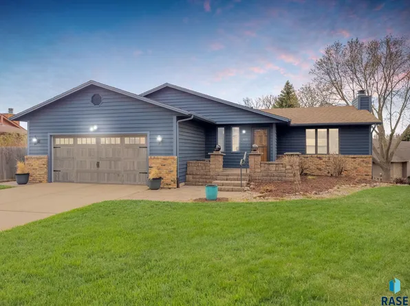 4221 E Shenandoah Trl, Sioux Falls, SD 57103