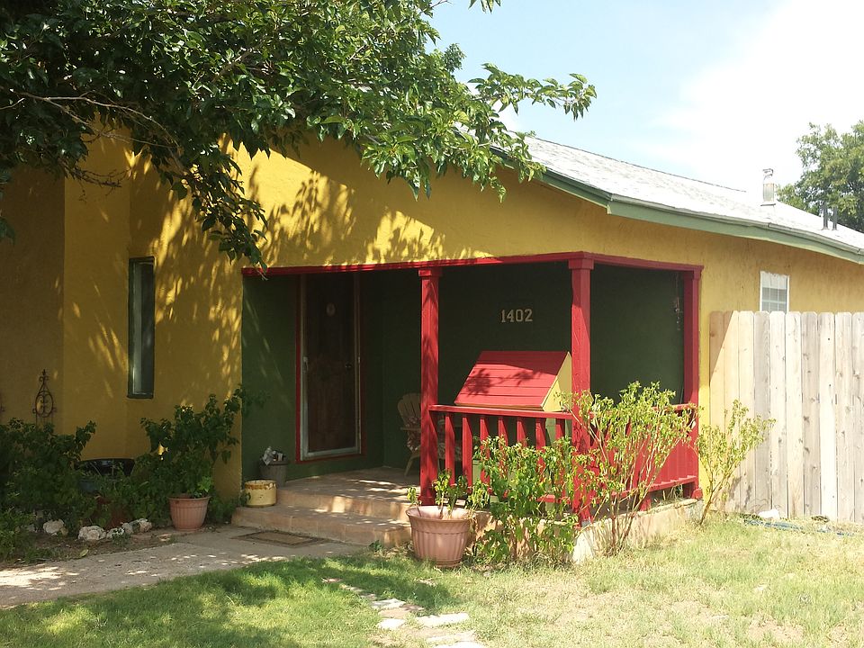 1402 main house