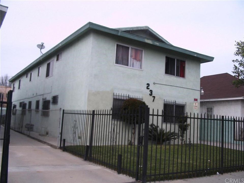 2nd image of 237 W 84th St