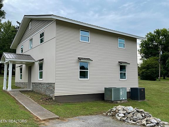 5th image of 359 Community Dr
