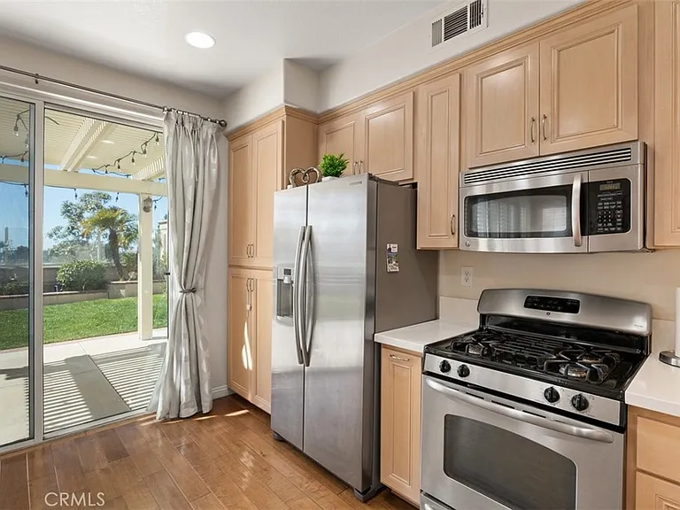75 Parrell Ave — Photo 15