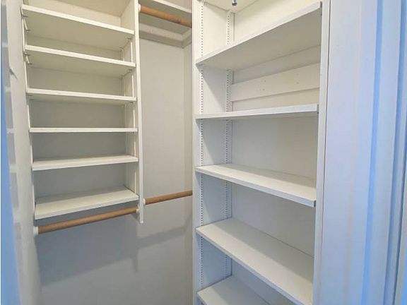 3rd image of 1401 Havenhurst Dr APT 11