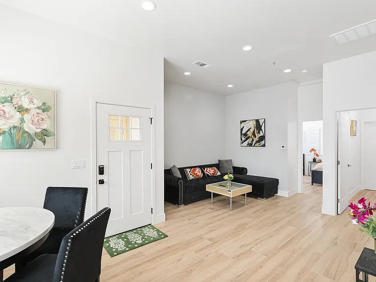 11081 College Ave #1 — Photo 26