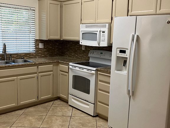 4th image of 2063 Dorothy Ln