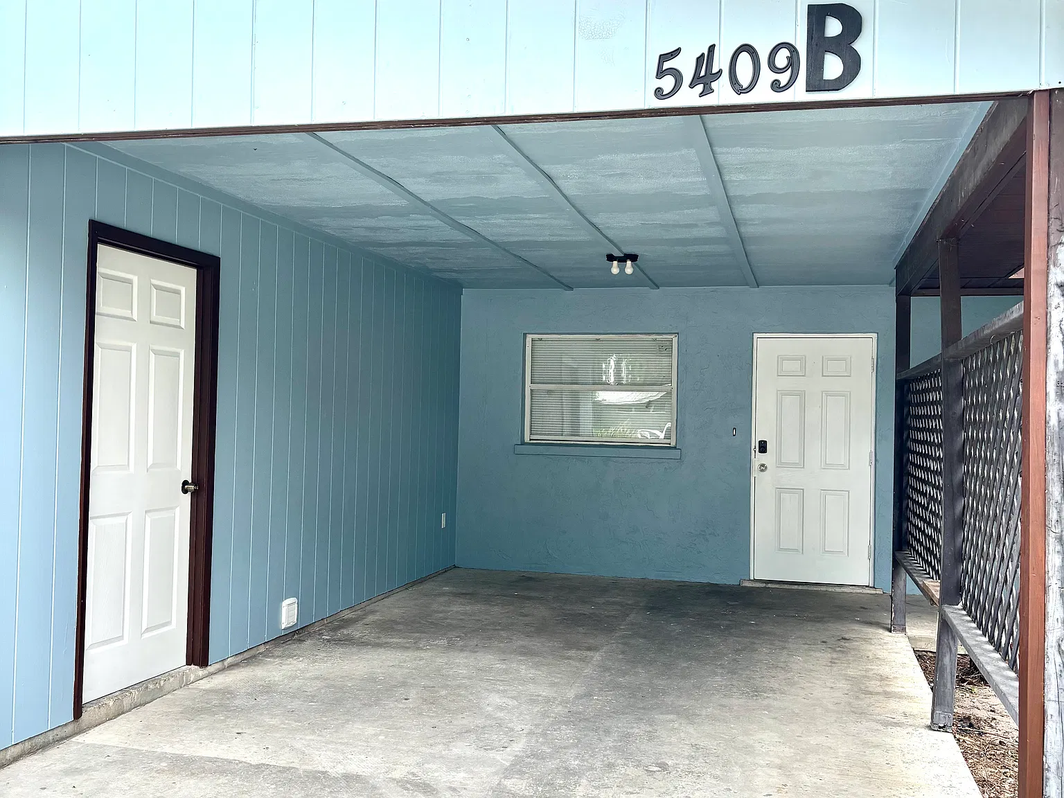 3 bed, 1050 sqft, $1,800 — Photo 2