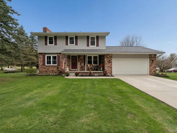 7233 Lange Rd, Fowlerville, MI 48836