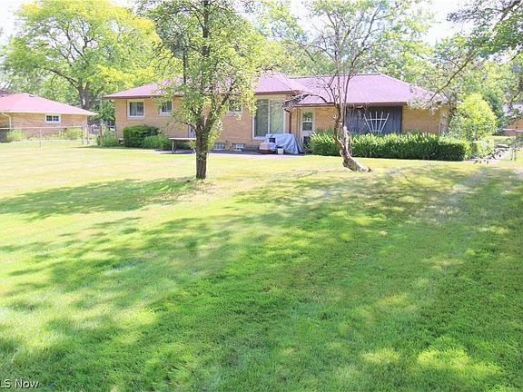 3rd image of 90 Bettie Ln