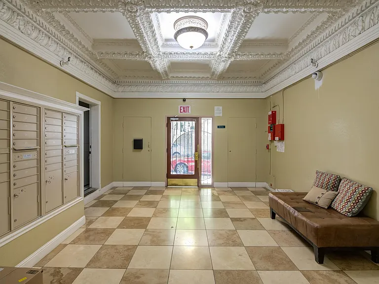 1350 Washington Street — Photo 9