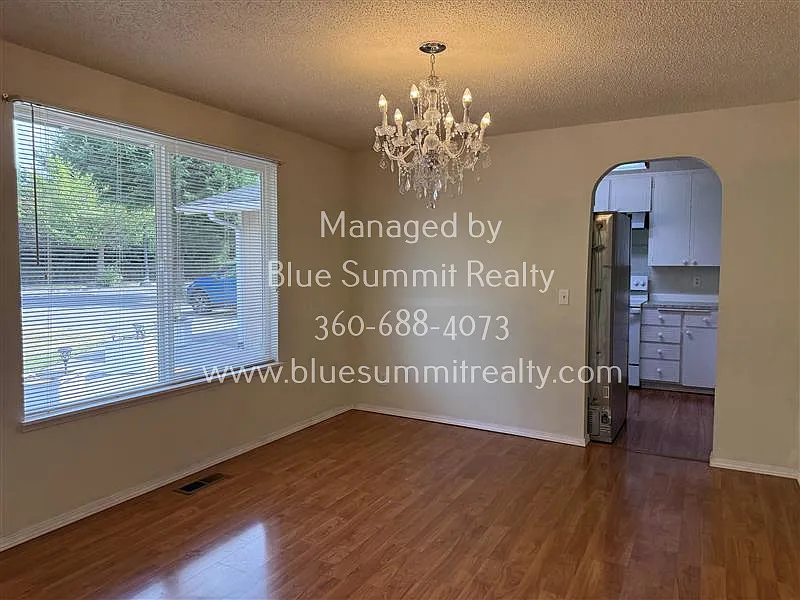 3 bed, 1828 sqft, $2,795 — Photo 4