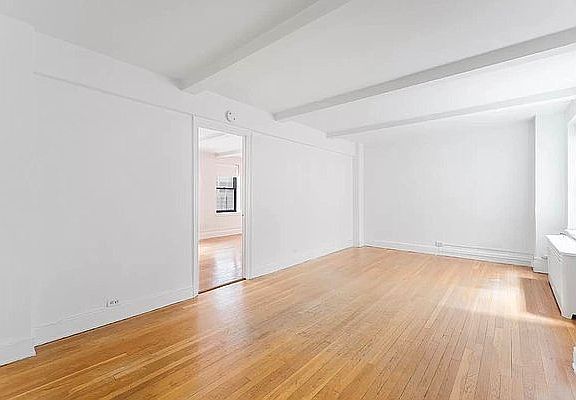 2nd image of 117 E 77th St APT 8C