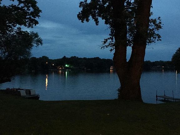 Eveing on the lake