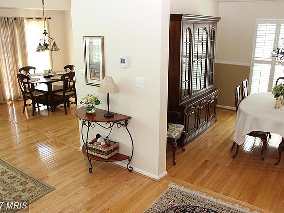 4th image of 6841 Hollow Glen Ct