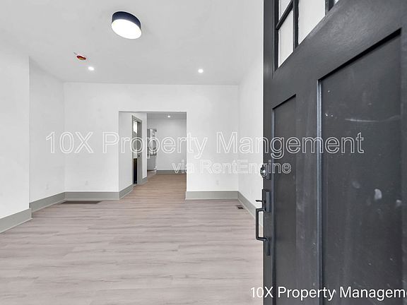 3rd image of 207 N 22nd St #207