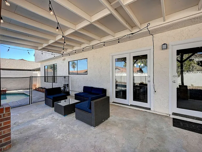 2247 Marlboro Dr — Photo 43