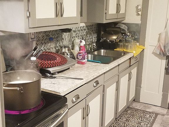 2nd floor Apt Kitchen 
